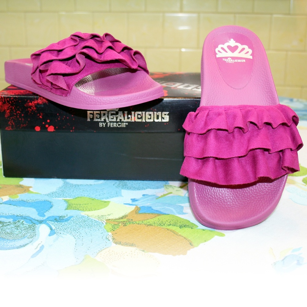 ⚡PRICE DROP⚡ Magenta Flutter Slide Sandal NIB - Picture 2 of 8